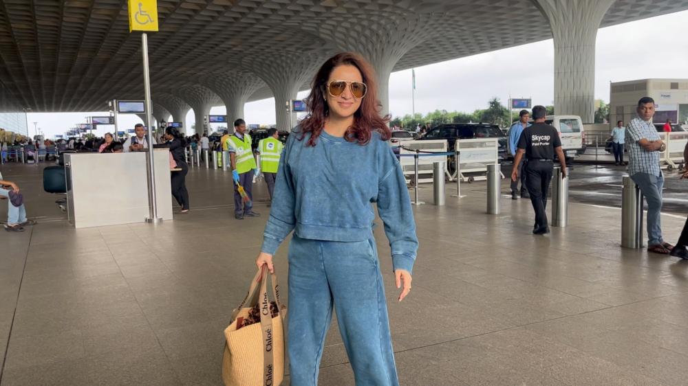 tisca-chopra-looked-elegant-and-stylish-catching-everyone-s-attention-with-her-travel-ensemble